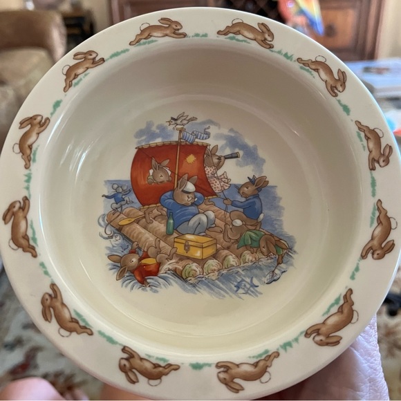 3 pieces of Royal Doulton’s Bunnykins collection - Picture 3 of 6